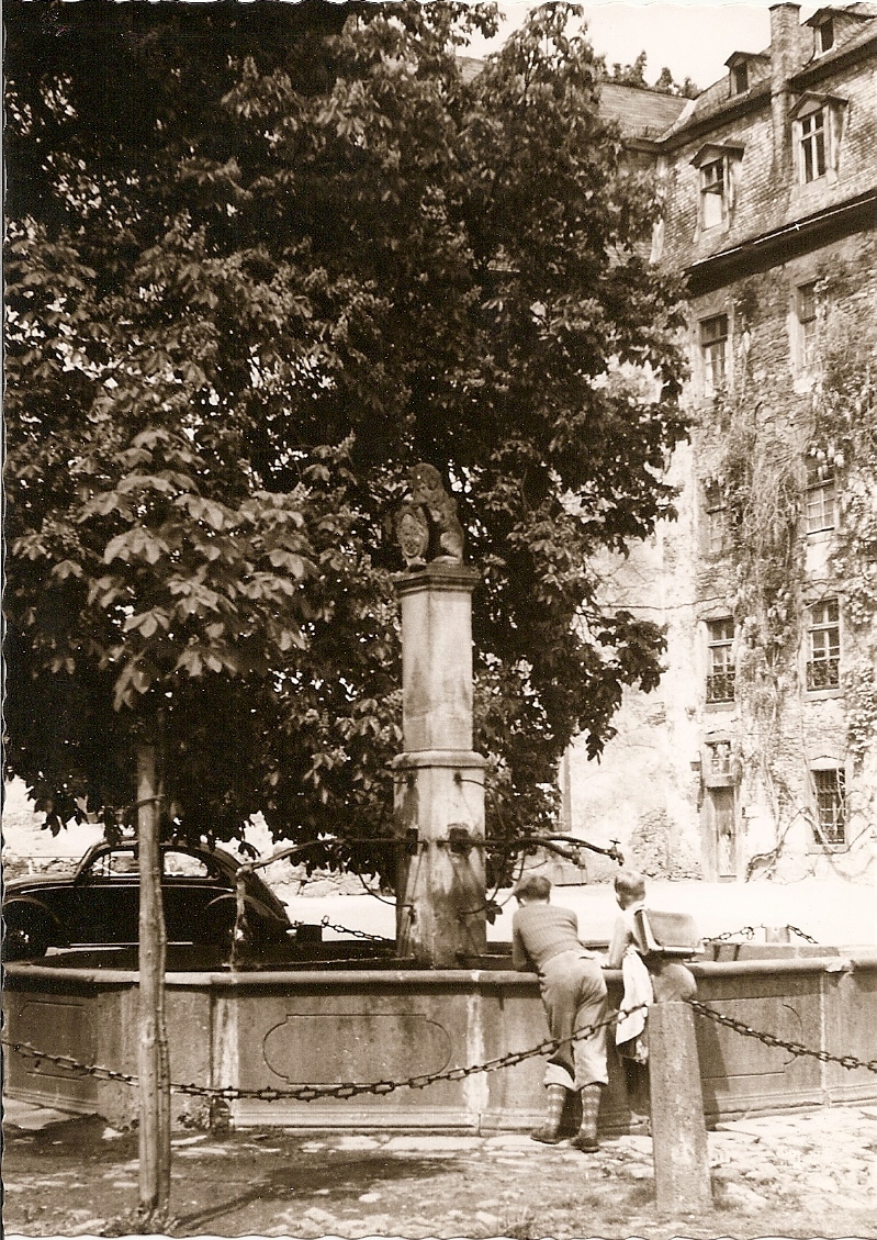 1953_Schlosshof.jpg